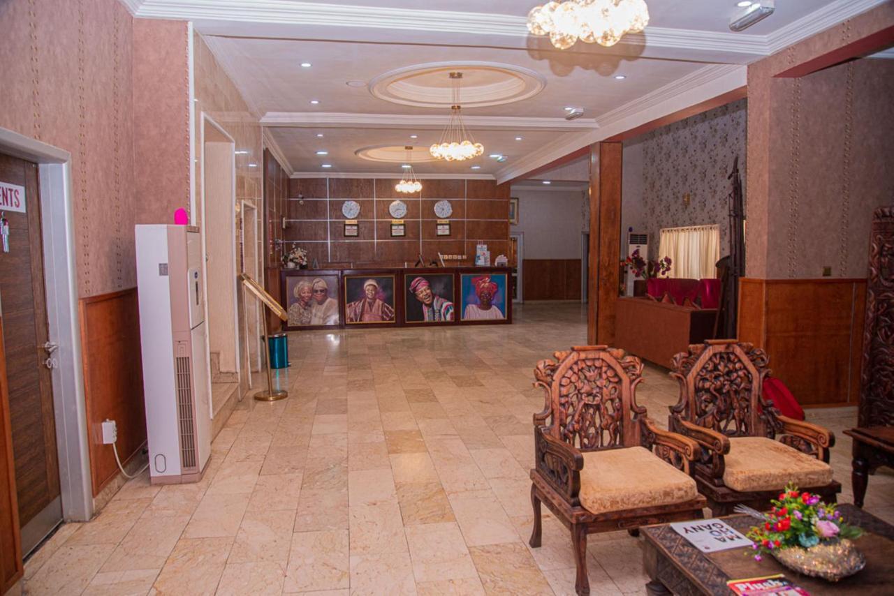 Mahogany Hotel And Suites อิบาดัน ภายนอก รูปภาพ